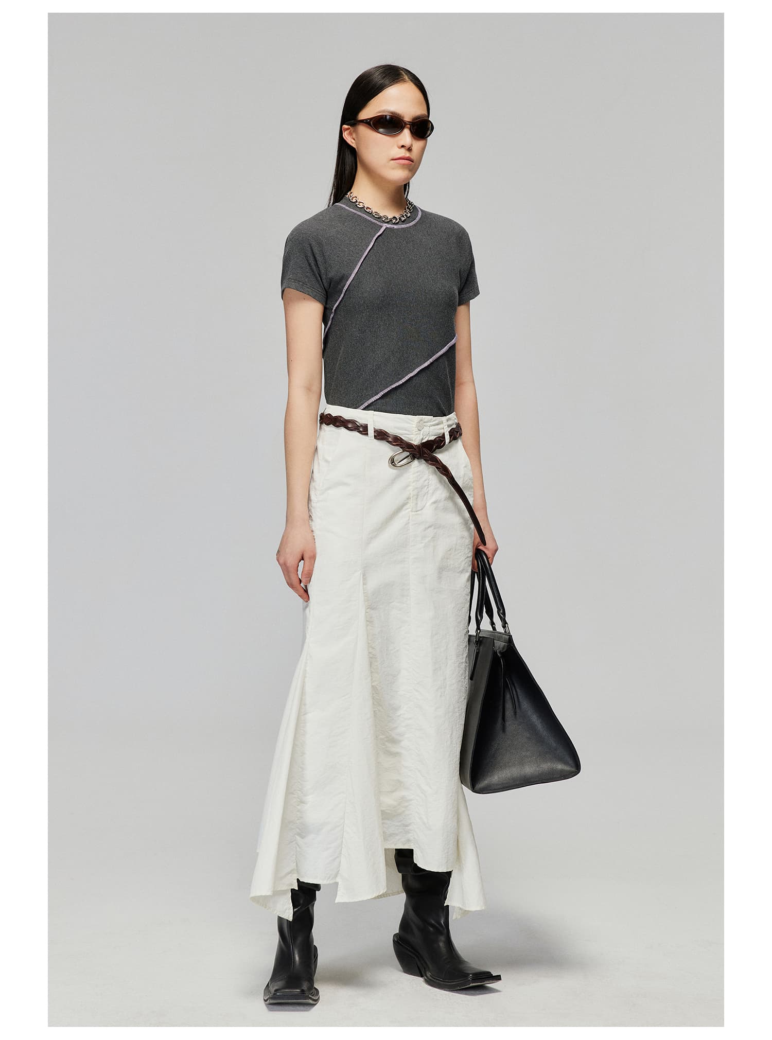 モード系 骨格ストレートに映える｜ナイロン素材のアシンメトリーフィッシュテールスカート（ホワイト／グレー）