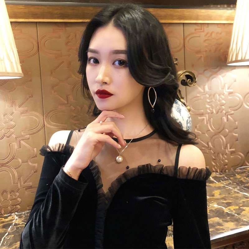 モード系ファッション 優雅なオフショルダーベロアロングドレス