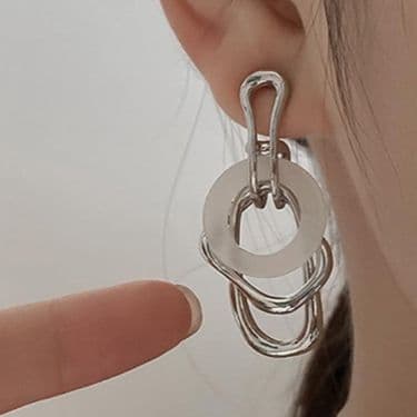 モード系 925シルバー使用|アートチェーン×アクリルモチーフピアス|重ねる個性で差をつけるユニセックスアクセ