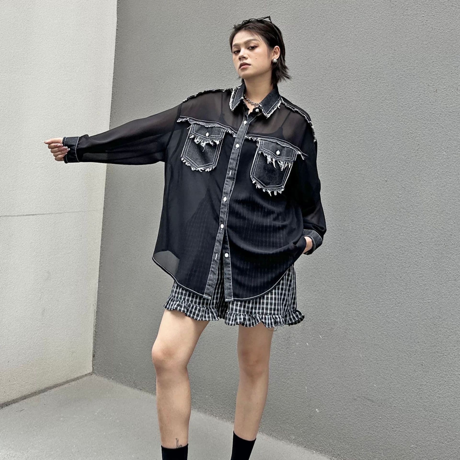 モード系ファッションデニム切替×透け感シアーシャツ(フリンジポケット付き)