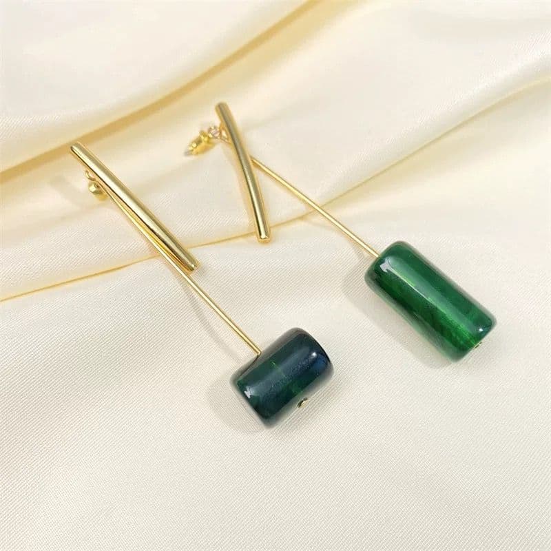 【左右非対称】ガラス風バーモチーフピアス|モード感を纏う一点モノ風デザイン