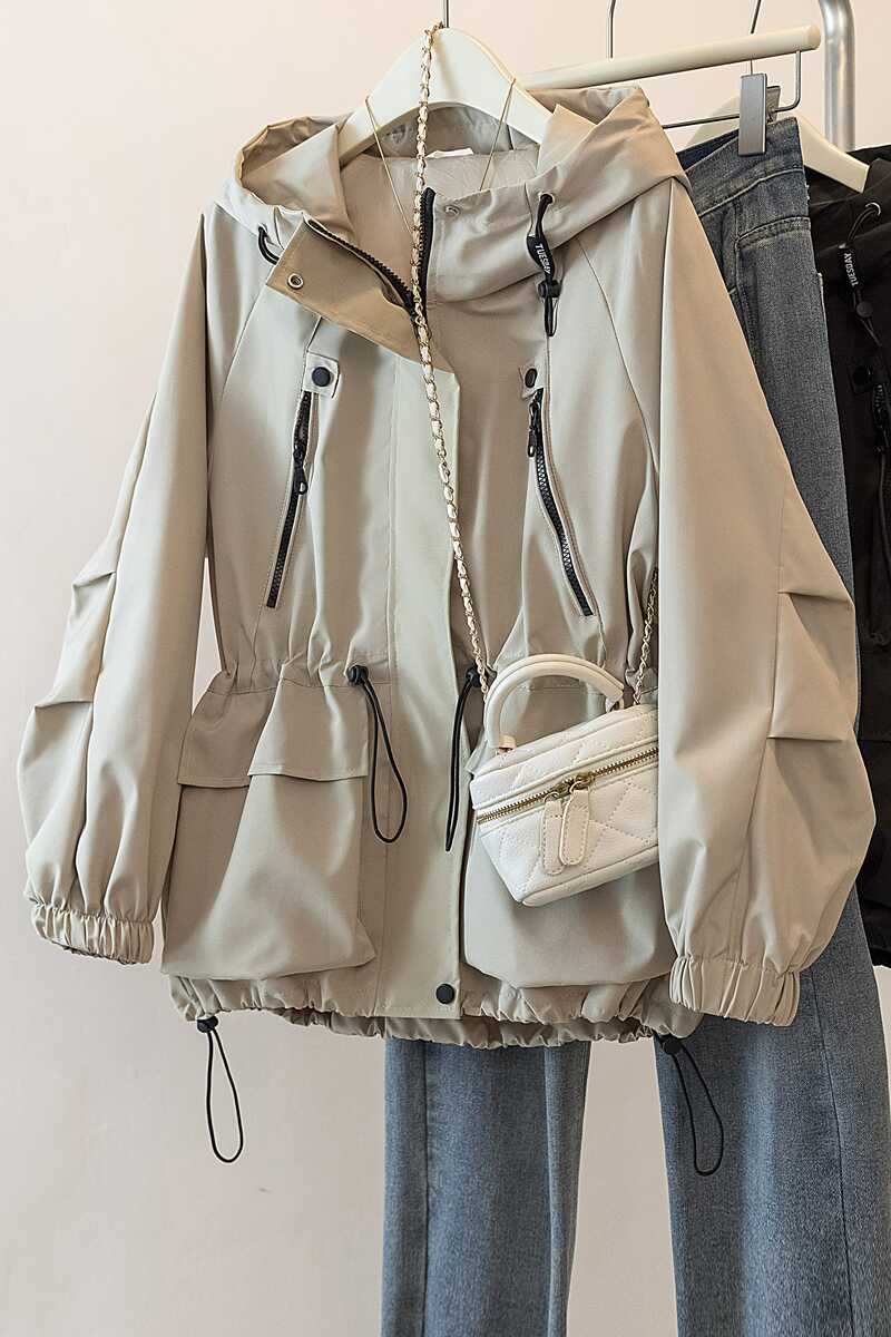 モード系ファッション「モード×カジュアル」フード付きジャケット|春秋に最適な軽量アウター
