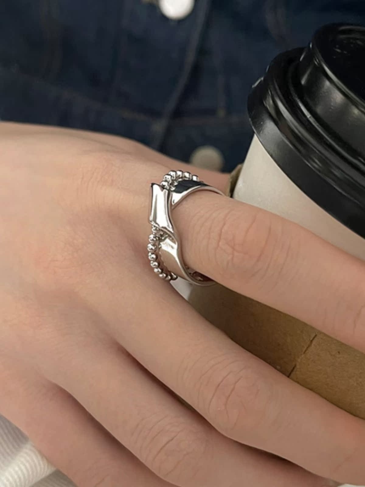 モード系 モード系アクセサリー シルバーチェーン×パール風ビーズ リング – 個性派デザインのユニセックス指輪