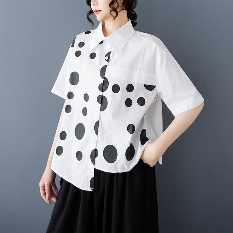 モード系 【幾何ドットで魅せる】モノトーン切り替えシャツトップス(2色展開)