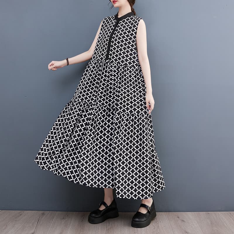 モード系 モモードな幾何学柄ロングワンピース/涼しげノースリーブ/体型カバー×軽やか夏コーデ